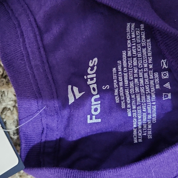 K-State/ Kansas State purple unisex tshirt NWT small - Picture 2 of 3